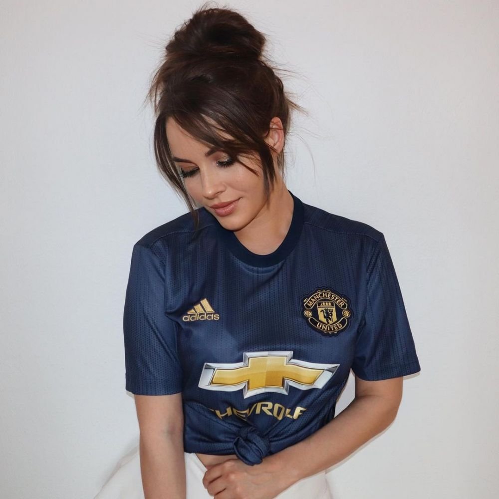 Ea este cea mai bucuroasă de transferul lui Ronaldo! Modelul obsedat de United promite să posteze doar poze sexy  _8