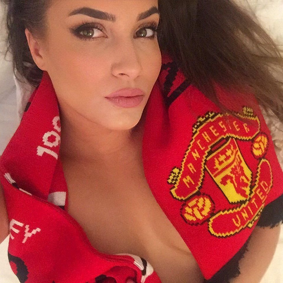 Ea este cea mai bucuroasă de transferul lui Ronaldo! Modelul obsedat de United promite să posteze doar poze sexy  _9