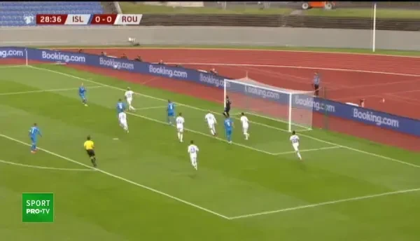 Niță, făcut groggy de un șut al lui Birkir Bjarnason! Gest superb al suporterilor prezenți în tribune