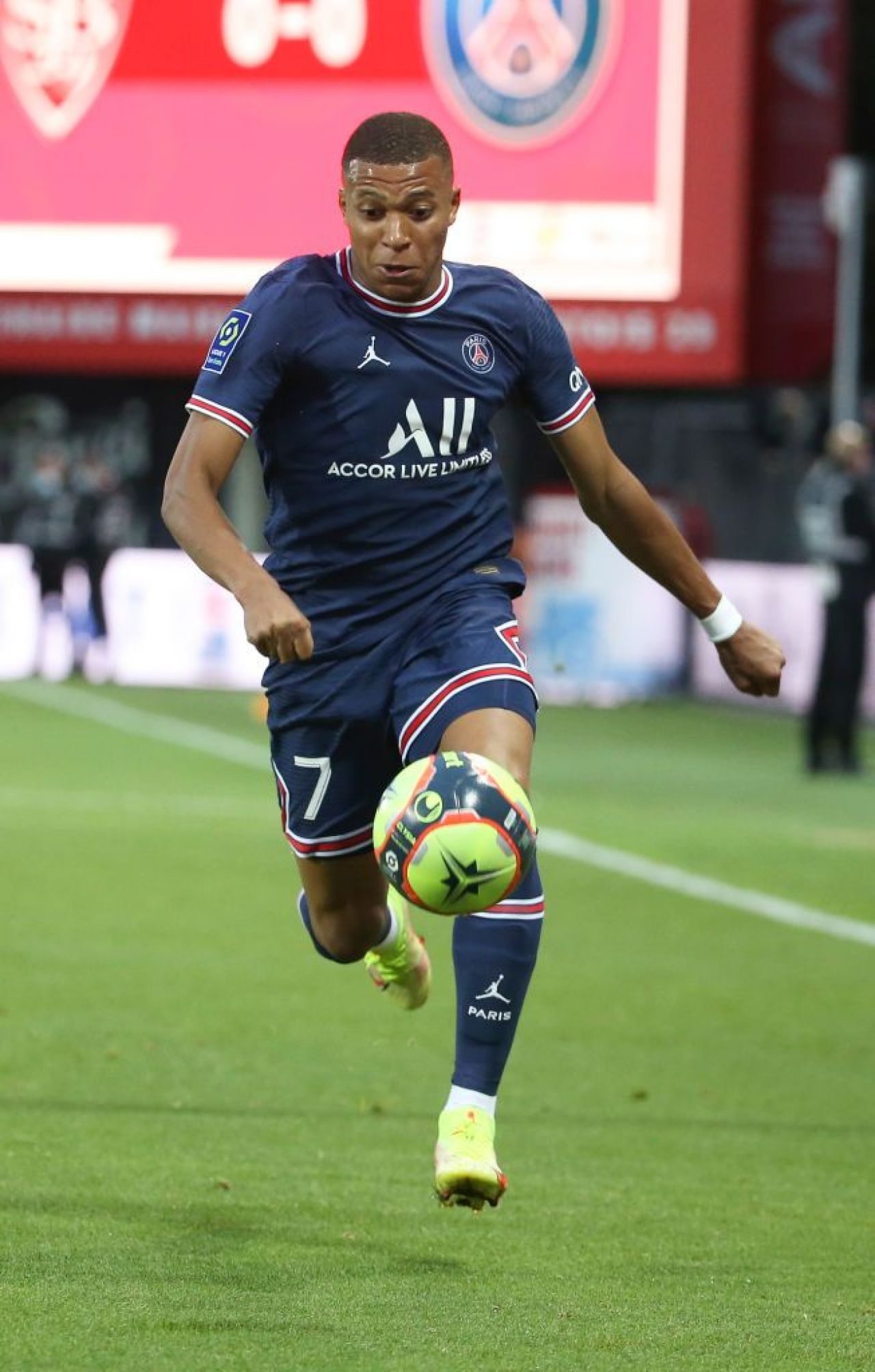 Echipa care a pierdut bani din cauză că Mbappe nu a semnat cu Real Madrid. Ce sumă trebuia să încaseze_3