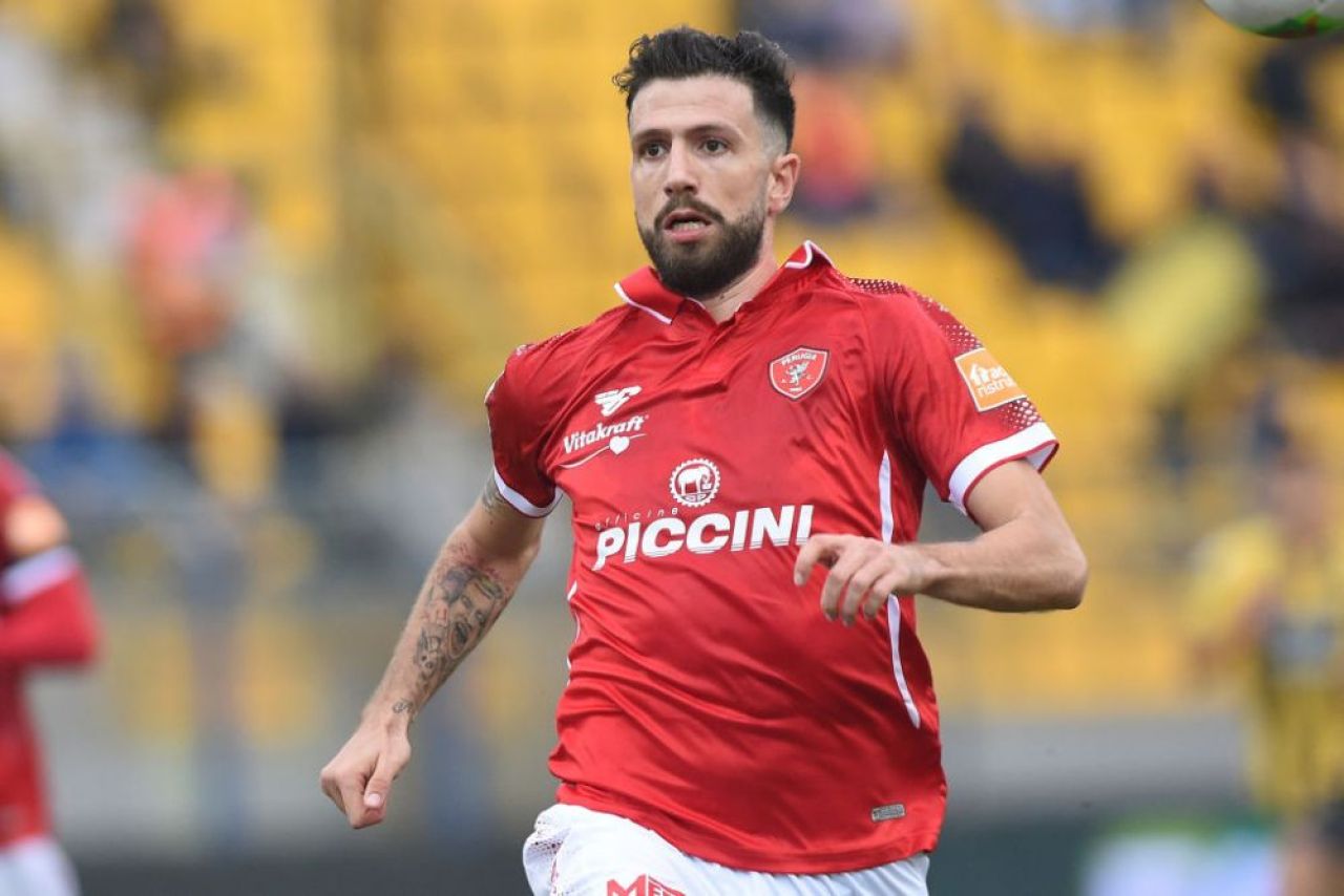Dinamo vrea să dea lovitură în pauza competițională! „Câinii” au pus ochii pe un fost jucător din Serie A_8