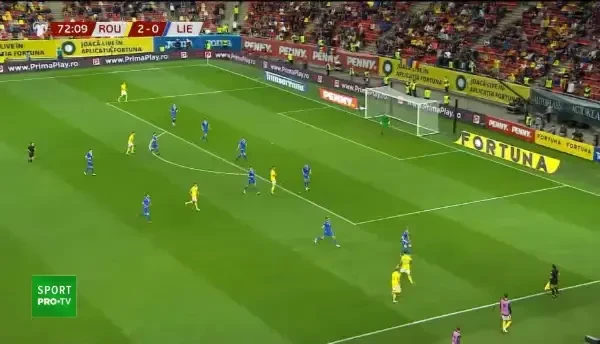 Răzvan Marin are o nouă ocazie de a &icirc;nscrie, dar portarul reține mingea.