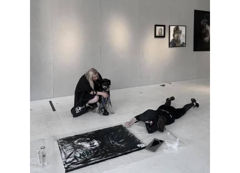 Kira Hagi are expoziție pe Coasta de Azur! Picturile sale au ajuns aproape de Muzeul Picasso din Franța_3