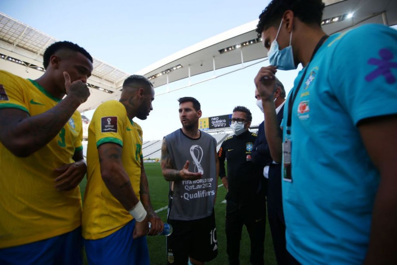 Messi s-a 'reprofilat'! :) Imaginea cu care Dani Alves a glumit pe seama argentinianului și reacția genială a lui Dybala_3