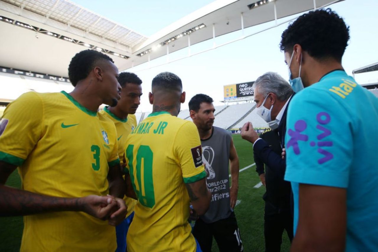 Messi s-a 'reprofilat'! :) Imaginea cu care Dani Alves a glumit pe seama argentinianului și reacția genială a lui Dybala_4
