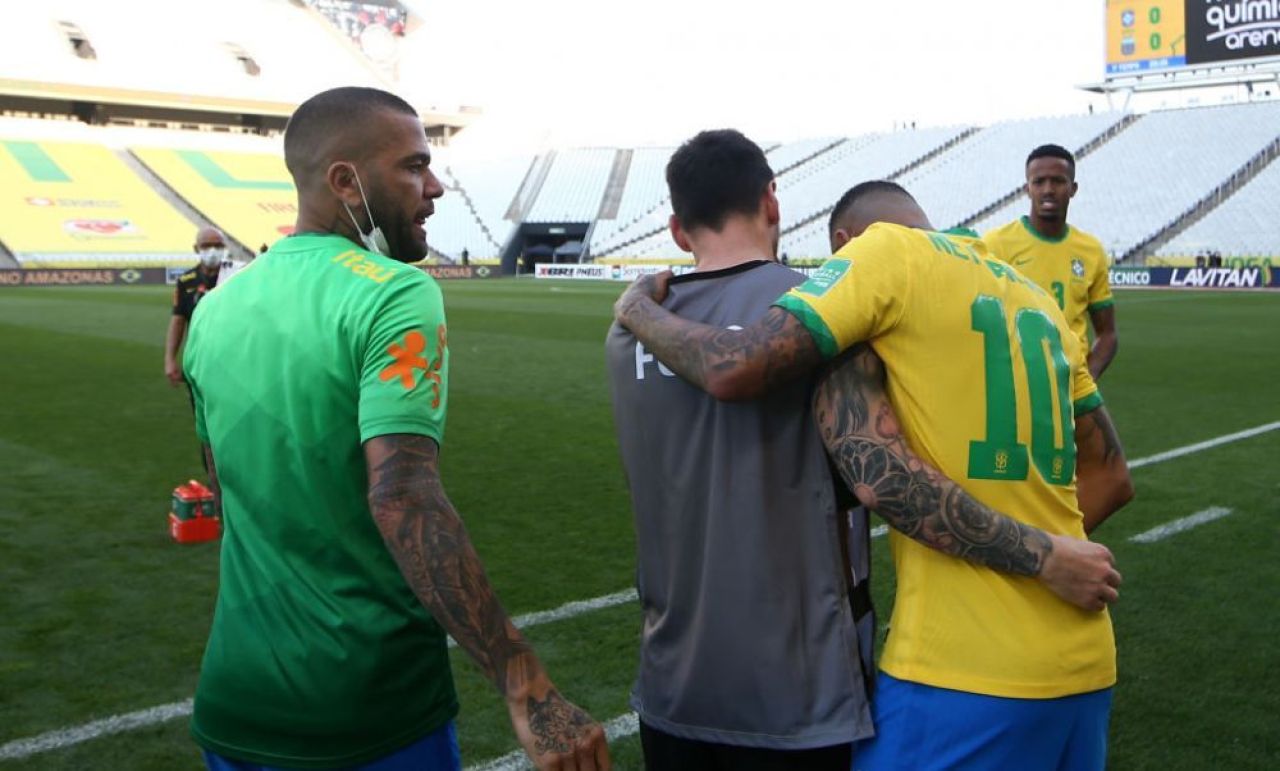 Messi s-a 'reprofilat'! :) Imaginea cu care Dani Alves a glumit pe seama argentinianului și reacția genială a lui Dybala_6