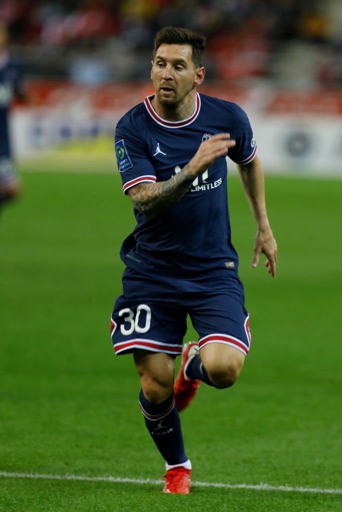Fanii lui PSG trebuie să mai aștepte p&acirc;nă să-l vadă pe Messi pe Parc des Princes! Clauza din contractul superstarului&nbsp;