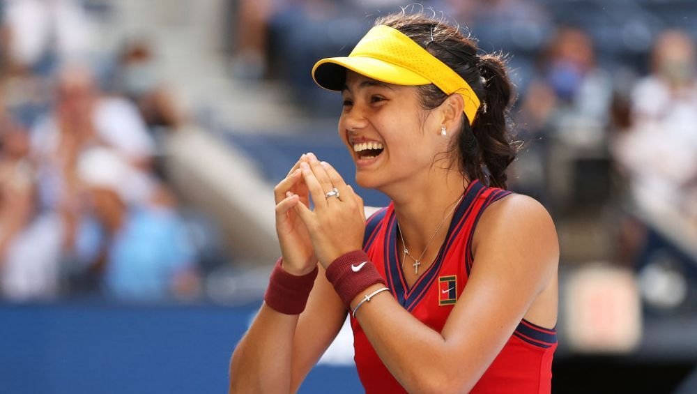 Emma Răducanu e noua vedetă a tenisului mondial! Jucătoarea cu origini românești e în semifinalele US Open fără set pierdut_10