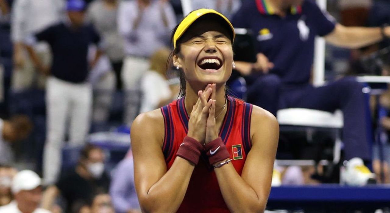 Suma vârstelor finalistelor de la US Open atinge doar 37 de ani! Emma Răducanu și Leylah Fernandez vor lupta pentru primul trofeu de Grand Slam_1