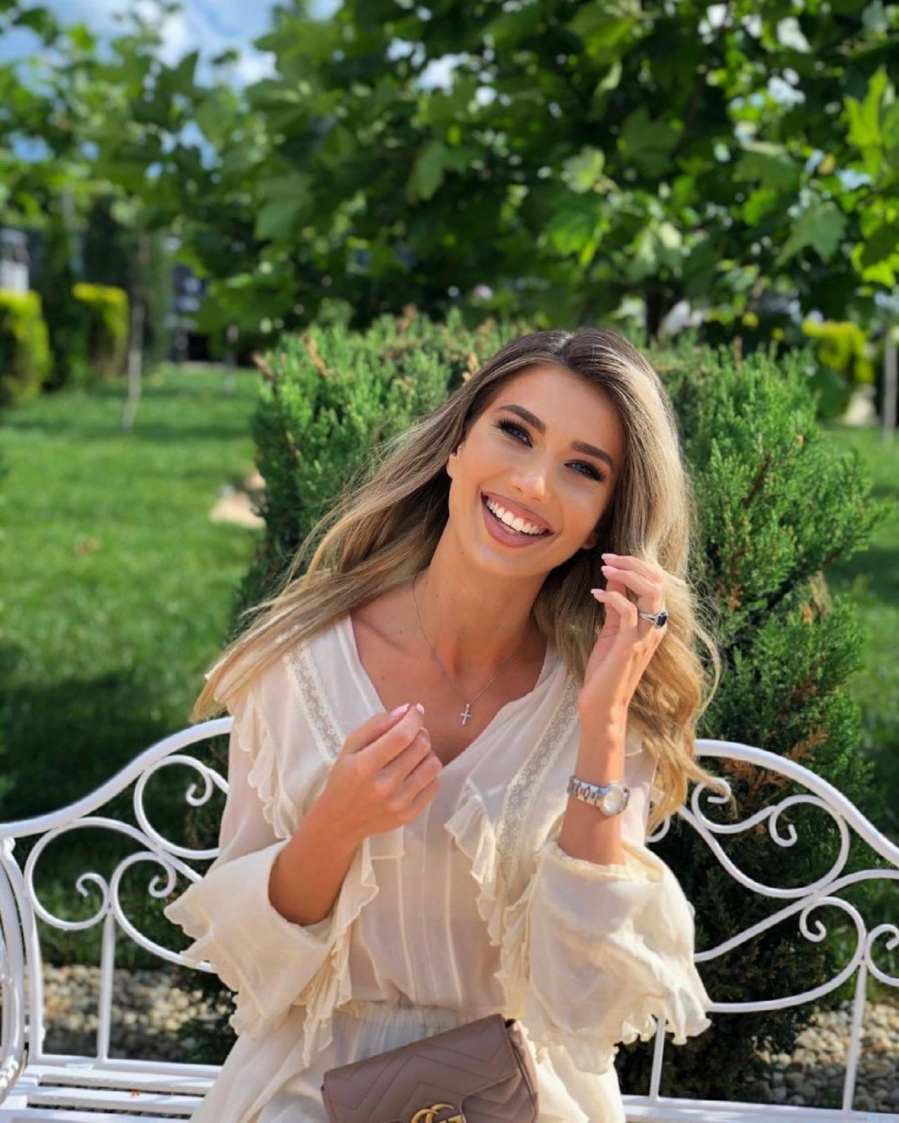 Maria Iordănescu s-a căsătorit! Primele imagini de la petrecere și apariție-surpriză a nașului Gigi Becali _3