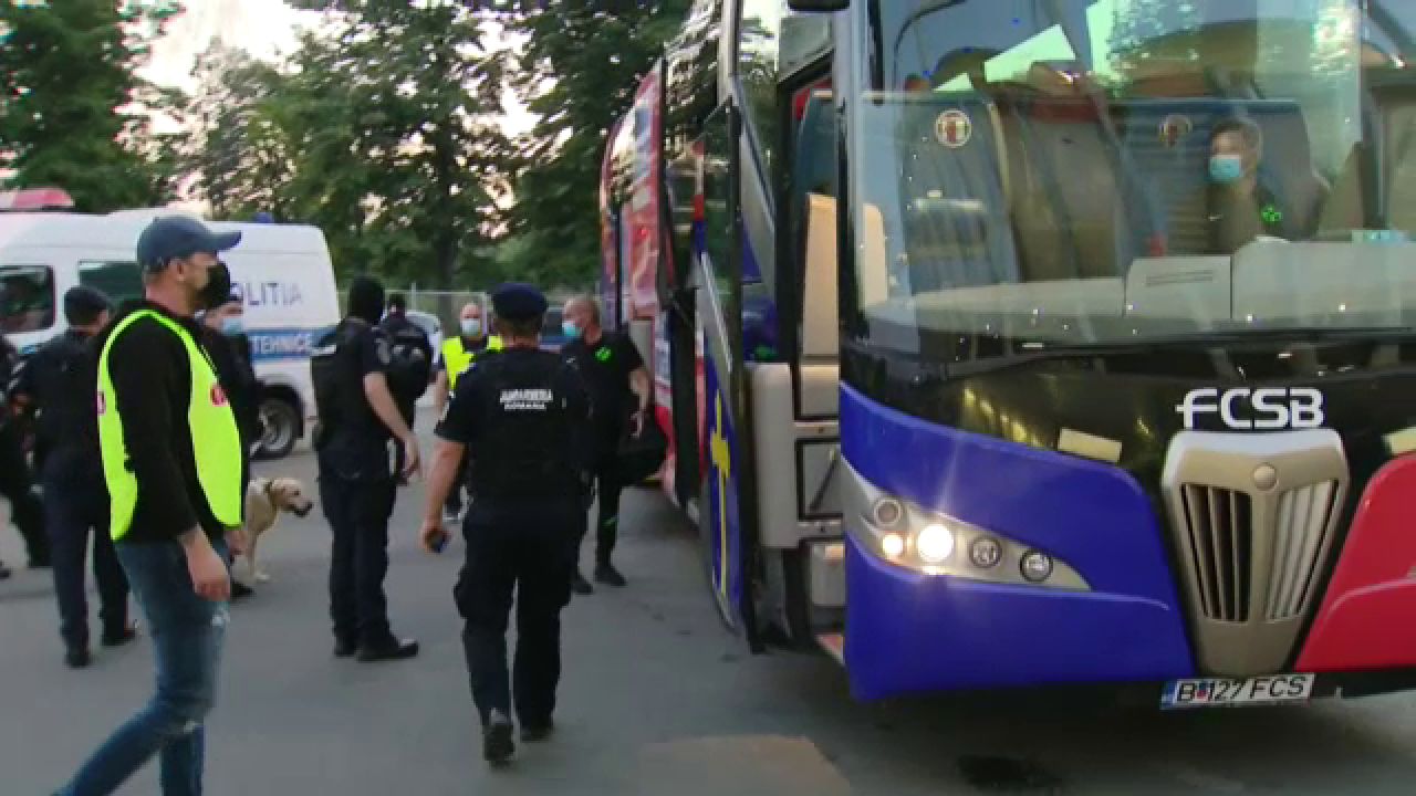 Comunicatul Jandarmeriei: de ce au fost verificate, de fapt, persoanele prezente pe stadion la FCSB - Dinamo _6