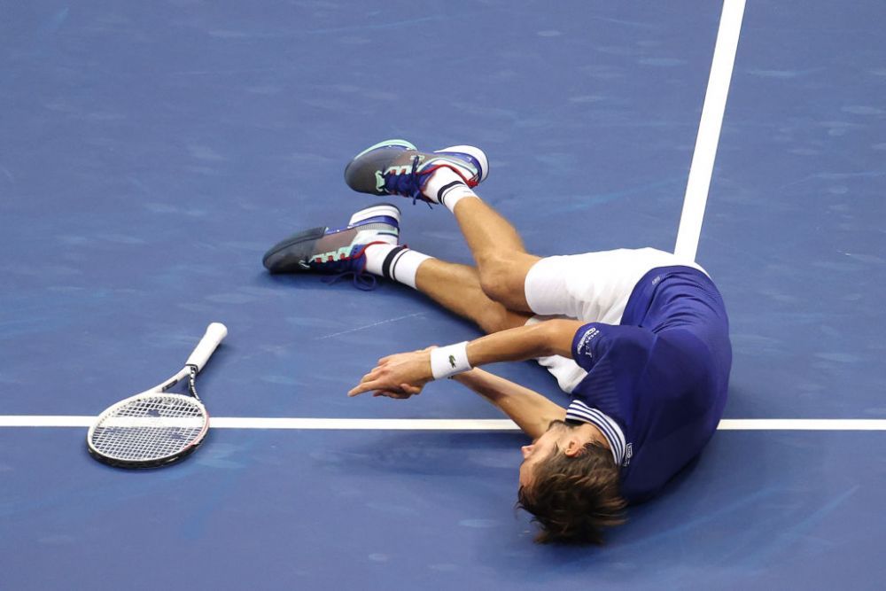 Nimeni nu a mai făcut asta vreodată pe un teren de tenis! Mare iubitor de FIFA, Daniil Medvedev a sărbătorit victoria la US Open într-un mod caraghios _2