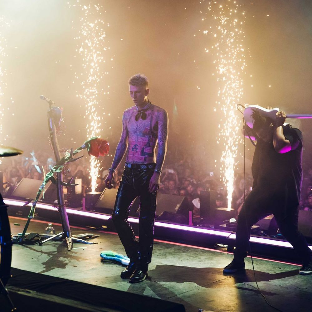 Premii cu scandal! McGregor a sărit să îl bată pe un rapper mai înalt cu 20 de centimetri decât el_6