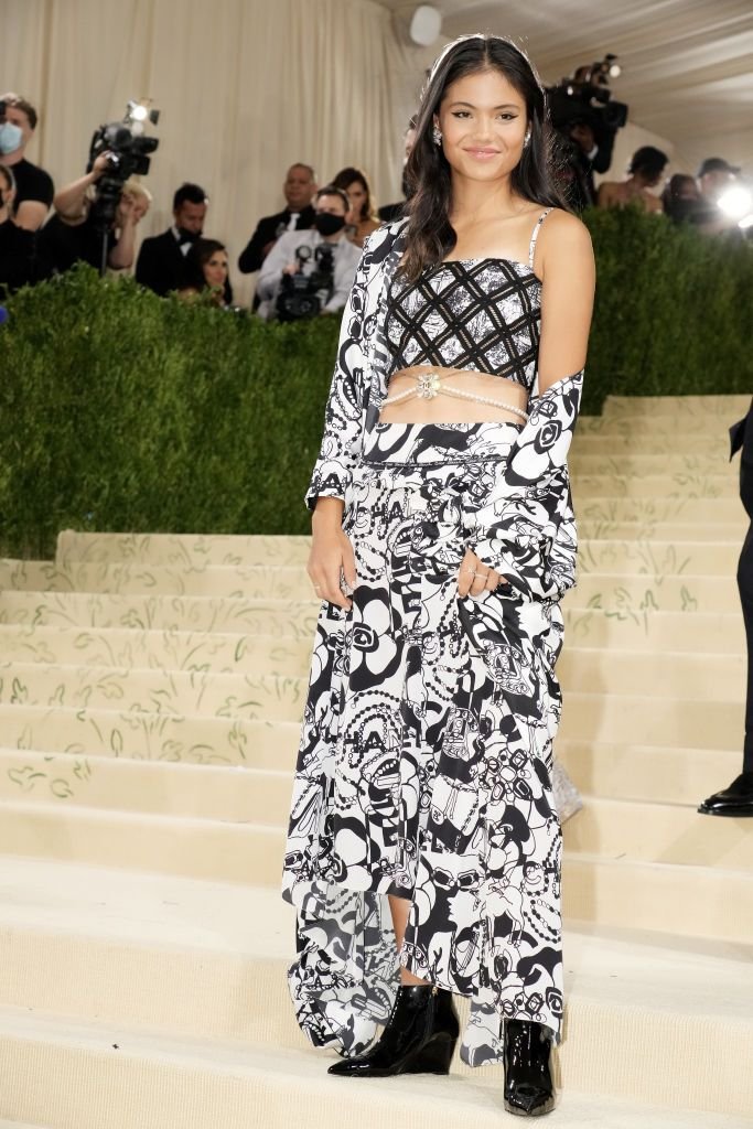 Emma Răducanu, apariție spectaculoasă la MET Gala. Câștigătoarea de la US Open a impresionat cu o ținută extravagantă_2