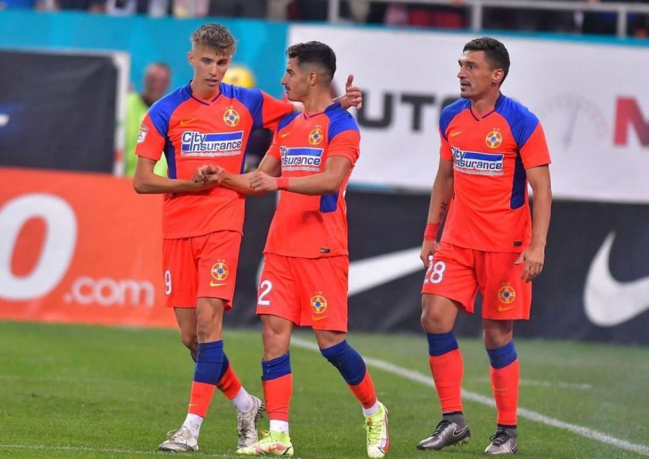 Valentin Gheorghe se poate considera un tânăr norocos. Cât de frumoasă este partenera fotbalistului de la FCSB_2