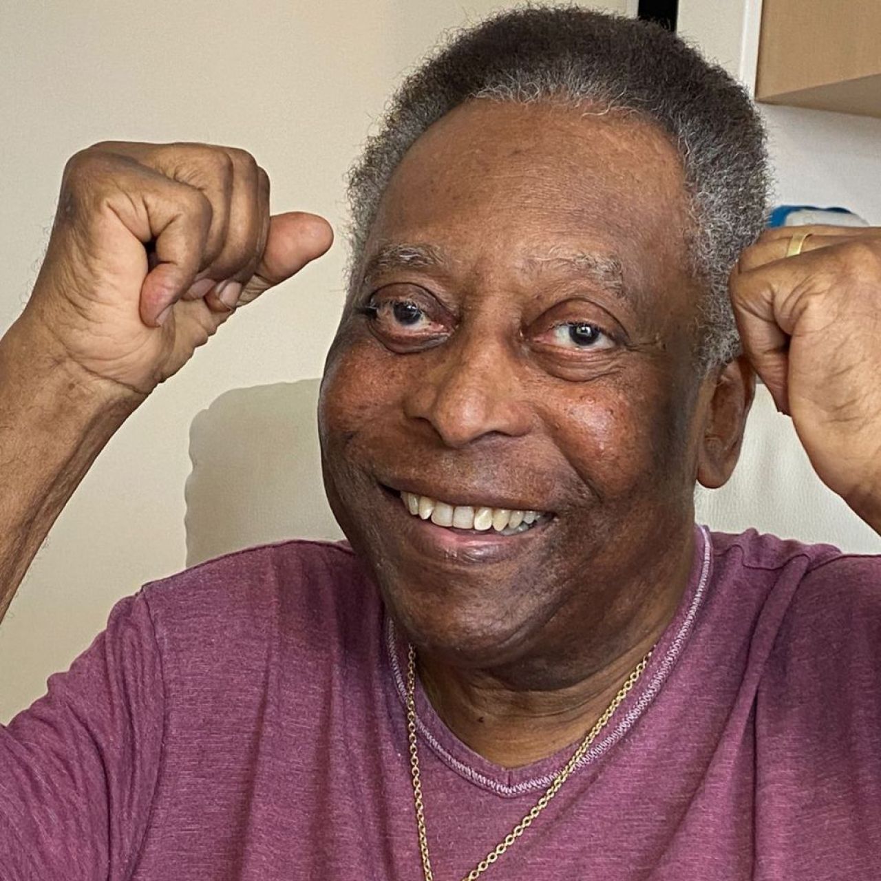 Pele a fost scos de la terapie intensivă! Primul mesaj al legendarului jucător: „Am chef să joc 90 de minute!”_1
