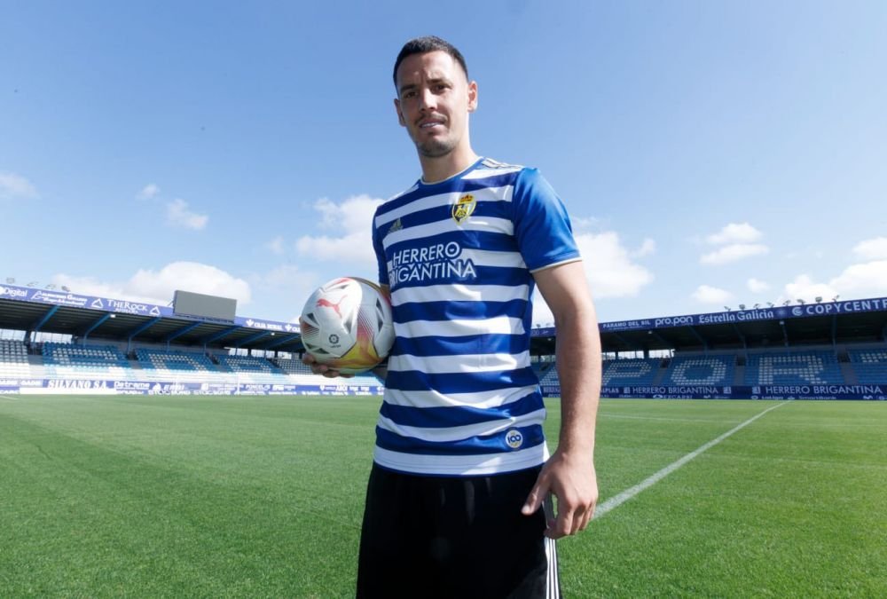 OFICIAL | Paul Anton a fost prezentat la noua sa echipă! Mijlocașul a semnat cu un club din Spania_4