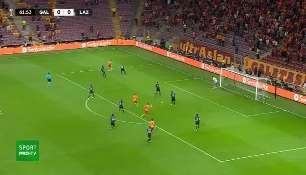 OCAZIE GALATASARAY! Cic&acirc;ldău primește &icirc;n careu și șutează direct, cu st&acirc;ngul, dar trimite puțin pe l&acirc;ngă poartă