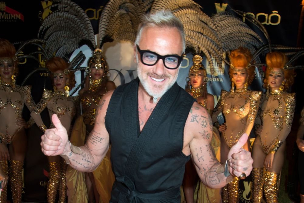 Gianluca Vacchi, apariție extravagantă în vacanță. Milionarul italian a ales un obiect vestimentar inedit _6