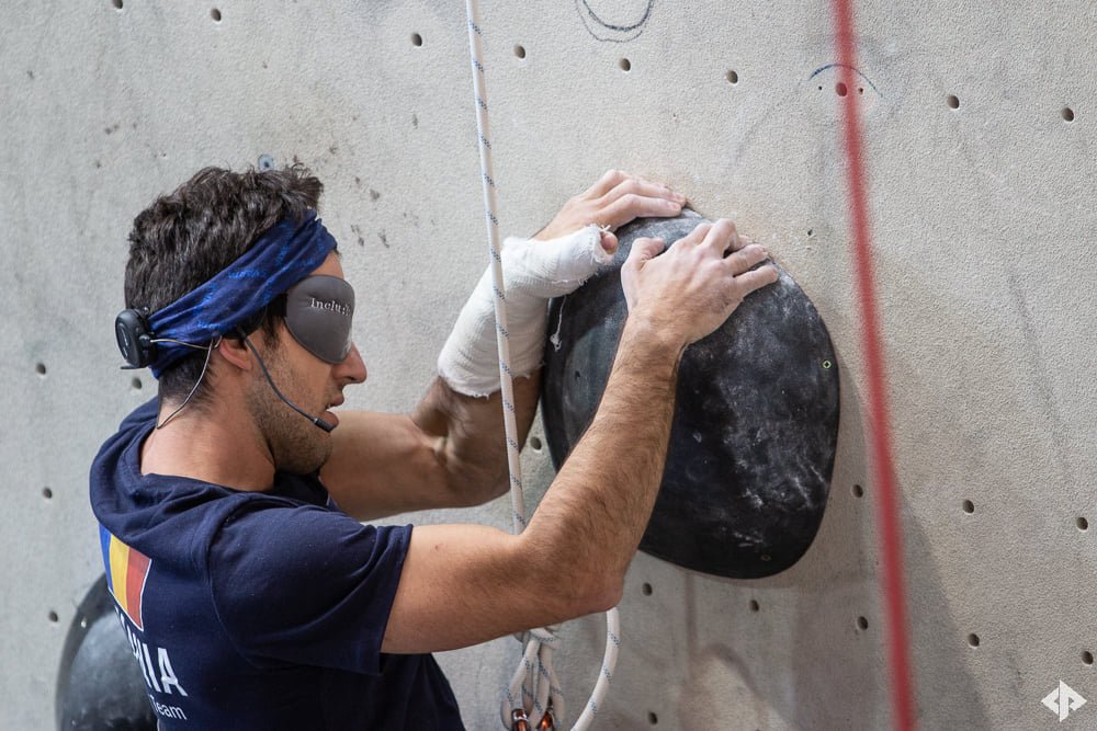 A concurat cu degetul rupt și a luat argintul pentru România la Mondialul de Paraclimbing. Ce este paraclimbing-ul