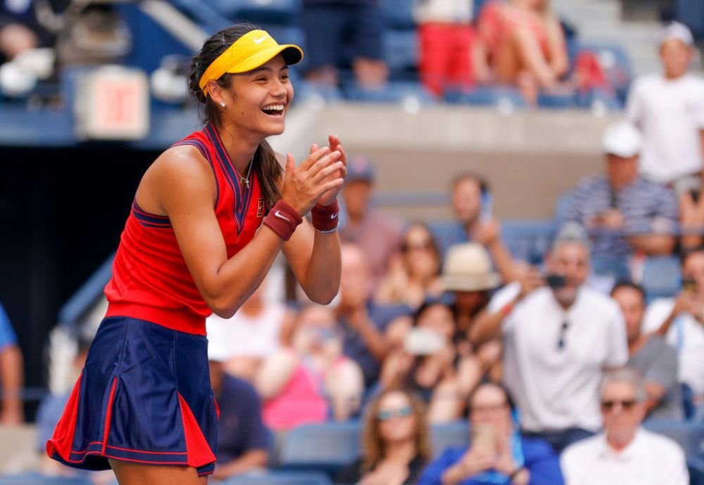 Se aude clinchetul banilor! Cât au costat bijuteriile purtate de Emma Răducanu în timpul finalei US Open și ce contract major a semnat _3