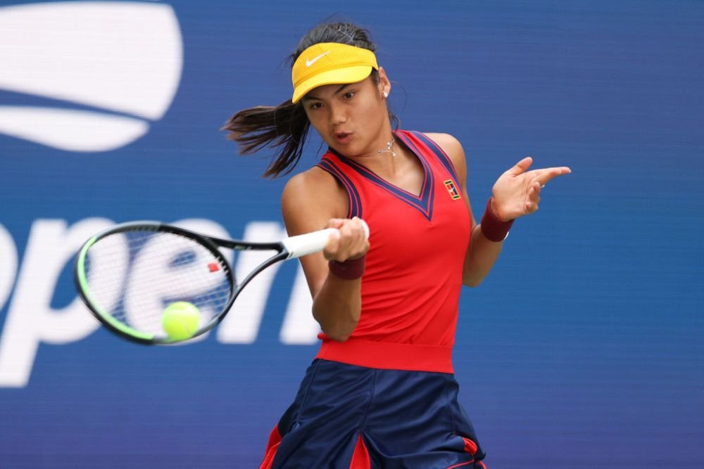 Se aude clinchetul banilor! Cât au costat bijuteriile purtate de Emma Răducanu în timpul finalei US Open și ce contract major a semnat _8