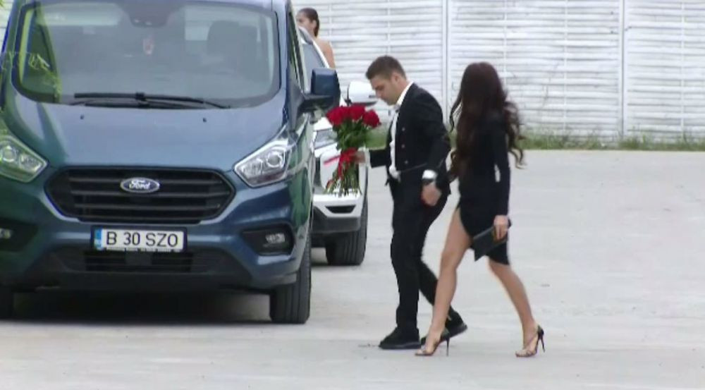 Imagini spectaculoase cu iubitele jucătorilor de la FCSB, la nunta lui Florin Tănase_2