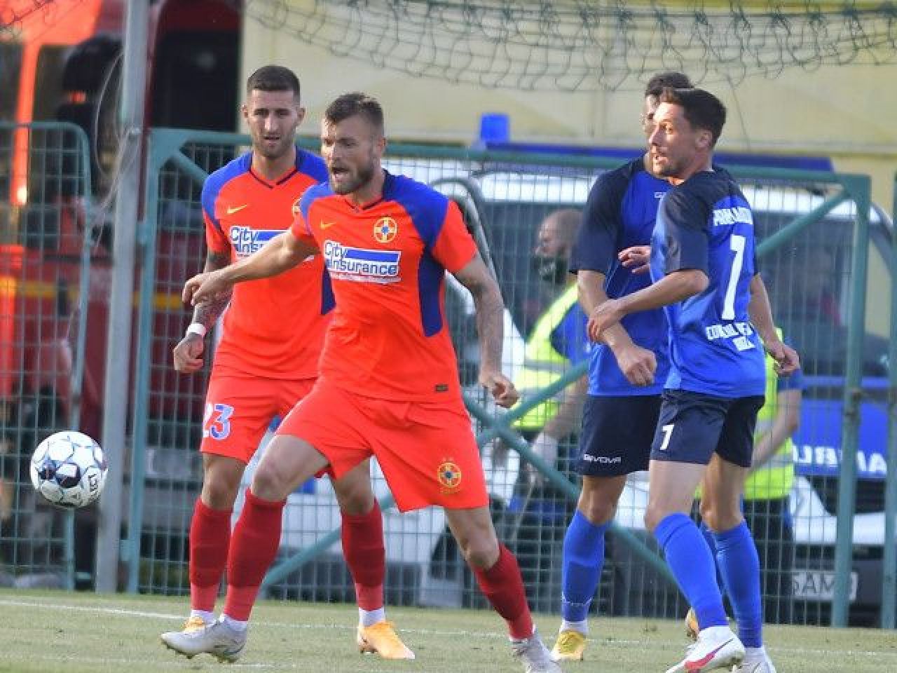 Fotbalistul care s-a umplut de bani după ce s-a certat cu Becali. Patronul i-a cerut lui Argăseală să-l demită cu orice preț_2