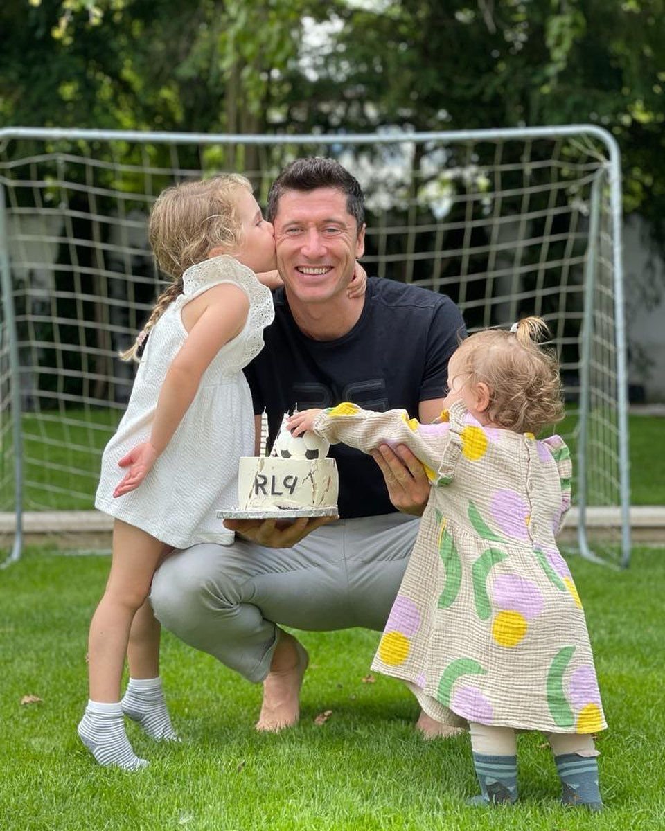 Robert Lewandowski a câștigat Gheata de Aur. Polonezul a fost însoțit la ceremonie de frumoasa lui soție_2