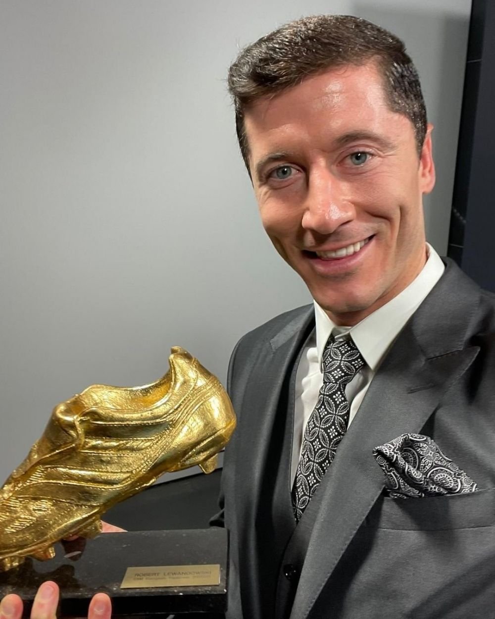 Robert Lewandowski a câștigat Gheata de Aur. Polonezul a fost însoțit la ceremonie de frumoasa lui soție_4