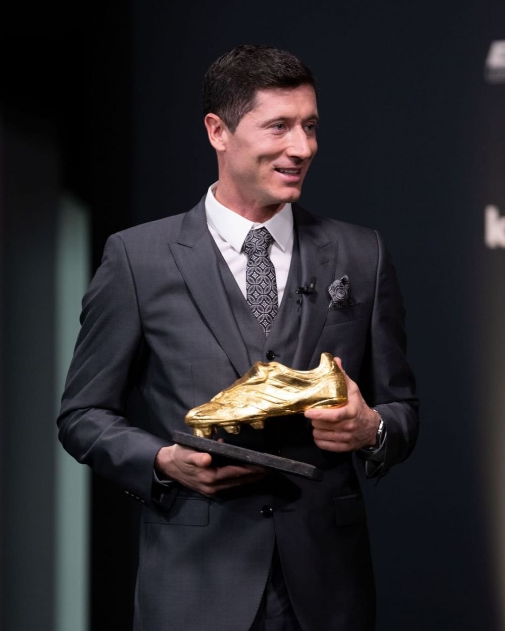 Robert Lewandowski a câștigat Gheata de Aur. Polonezul a fost însoțit la ceremonie de frumoasa lui soție_7