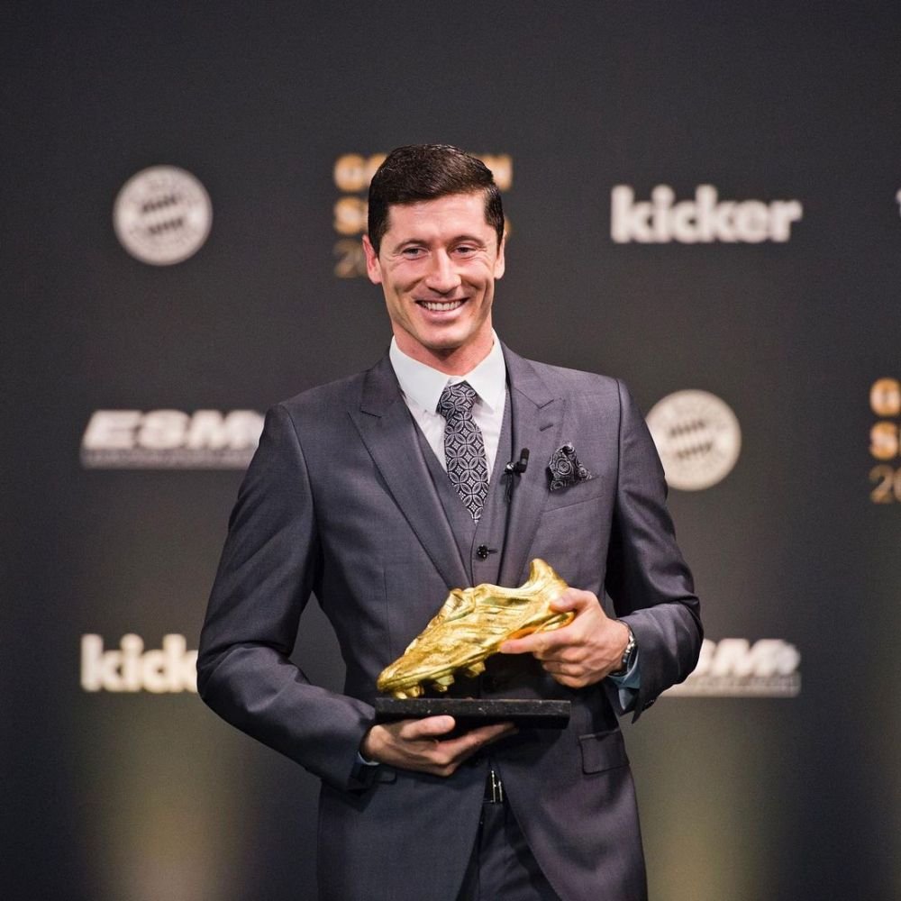 Robert Lewandowski a câștigat Gheata de Aur. Polonezul a fost însoțit la ceremonie de frumoasa lui soție_9