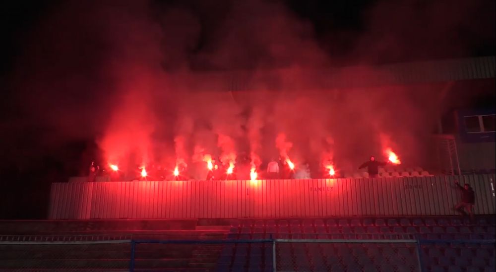 Atmosferă incendiară creată de fani la antrenamentul celor de la CS Hunedoara, înaintea meciului din Cupă cu FCSB_4