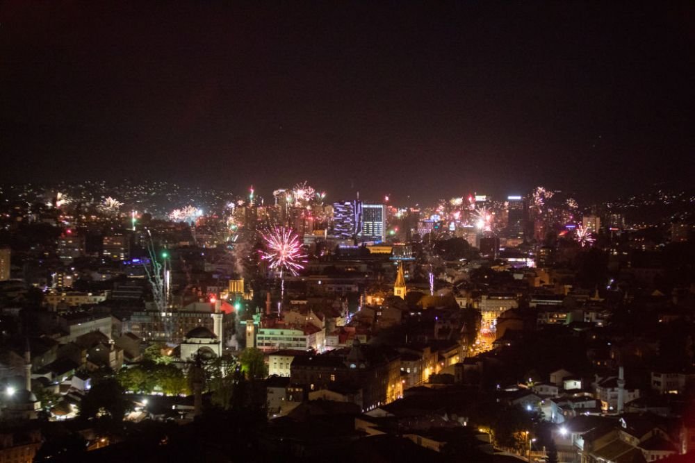 Spectacol impresionant la Sarajevo! Imaginile cu celebrarea a 100 de ani pentru FK Zeljeznicar au ajuns în lumea întreagă_4