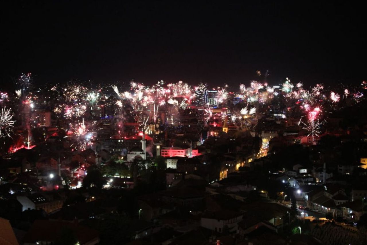 Spectacol impresionant la Sarajevo! Imaginile cu celebrarea a 100 de ani pentru FK Zeljeznicar au ajuns în lumea întreagă_7