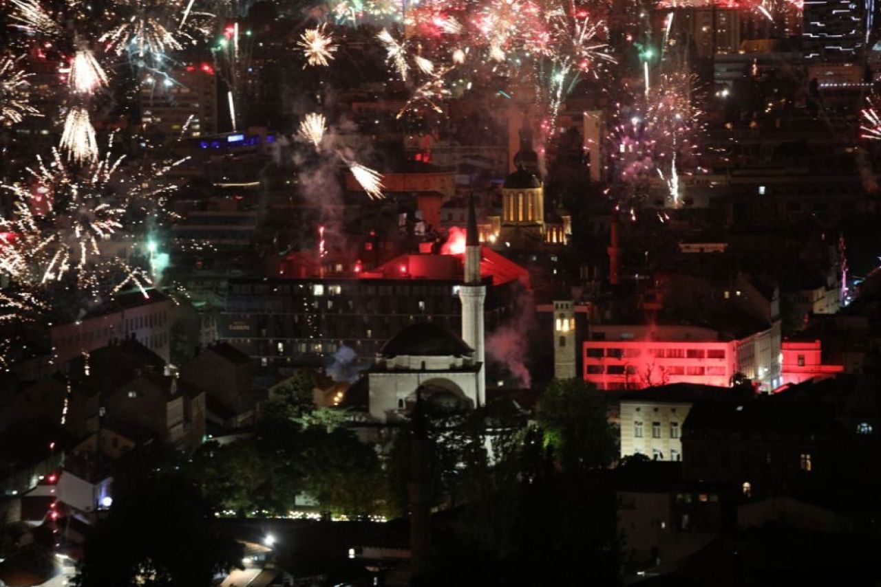 Spectacol impresionant la Sarajevo! Imaginile cu celebrarea a 100 de ani pentru FK Zeljeznicar au ajuns în lumea întreagă_8