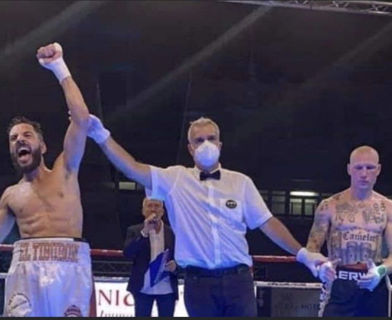Scandal imens în Italia din cauza tatuajelor unui boxer: „Am rămas șocat! Sunt obscene!”_3