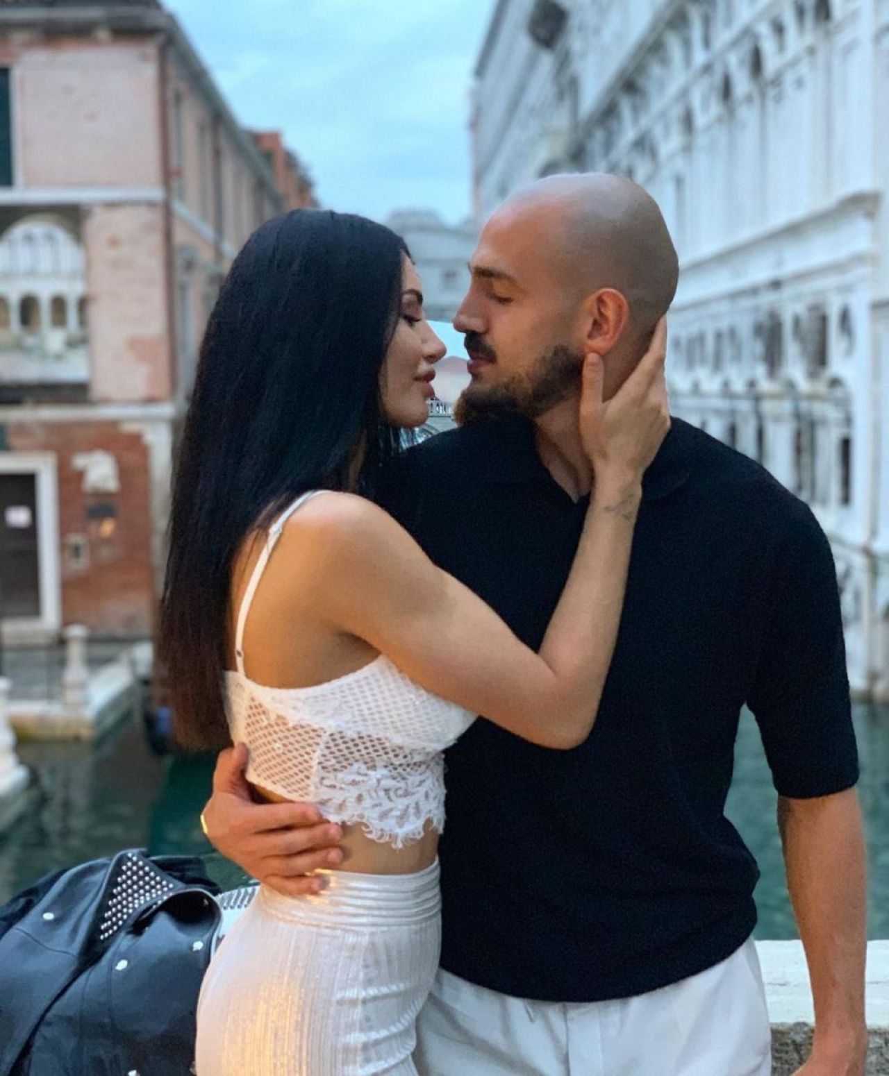 Modelul român care i-a luat mințile starului din Serie A! Pozele sexy cu care italienii au remarcat-o _13
