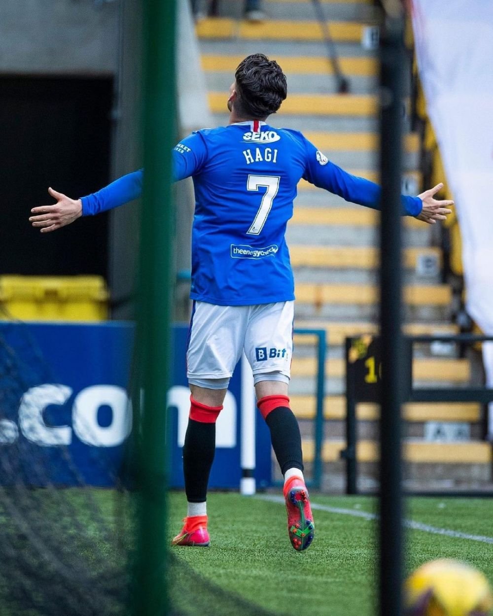 Ianis Hagi stă pe un munte de bani! Cât câștigă anual jucătorul lui Rangers doar din contractele de publicitate_7