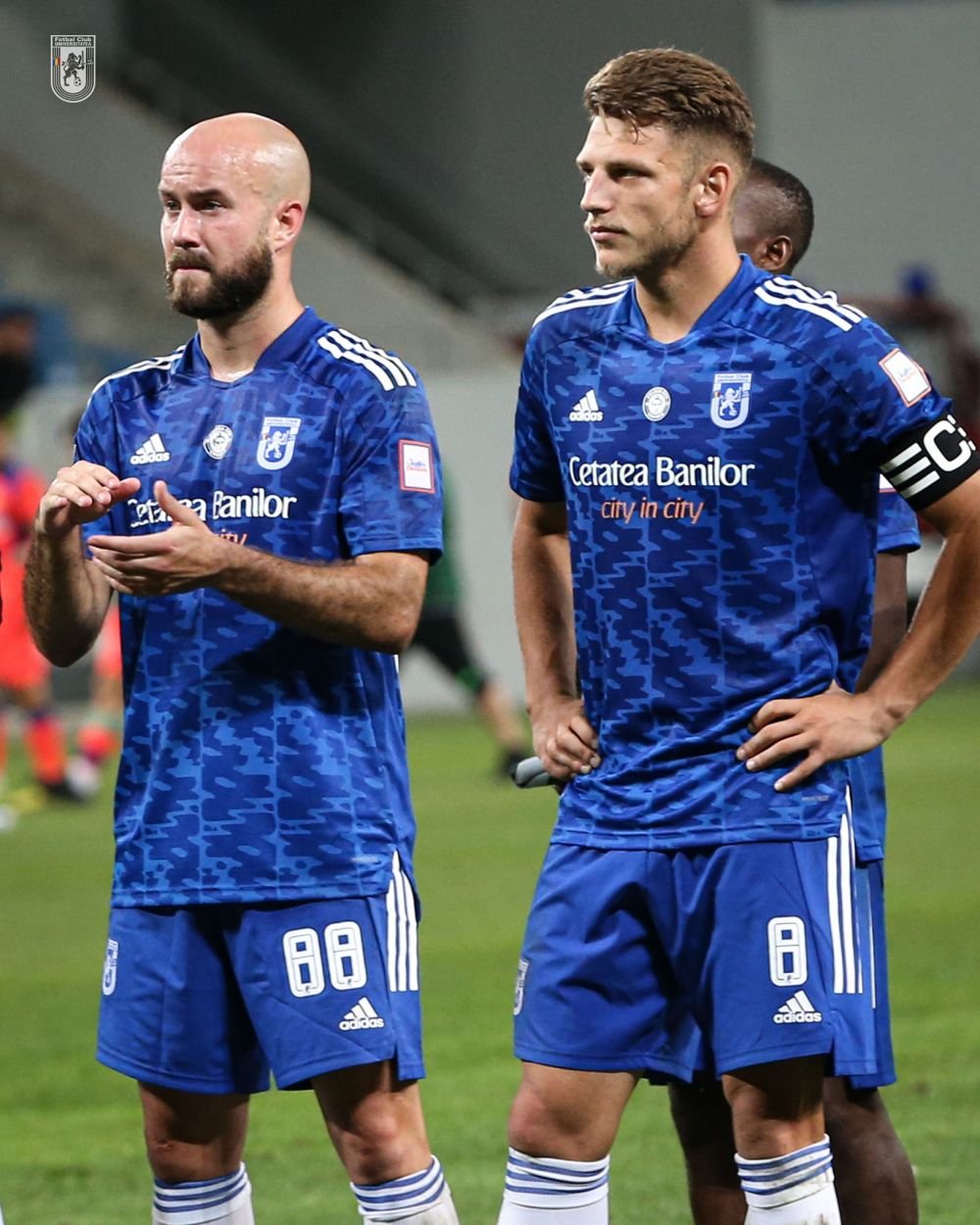 Sc&acirc;ntei &icirc;nainte de derby-ul Craiovei! Liderul Peluzei Sud a intrat &icirc;n direct și a lămurit relația cu jucătorii lui Mutu