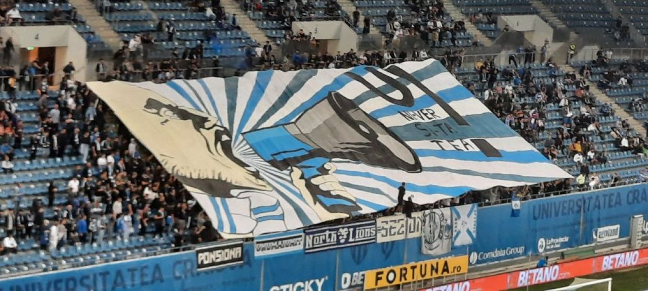 Au dat foc la tribune! Suporterii Universității Craiova au făcut spectacol în startul meciului cu Dinamo_4