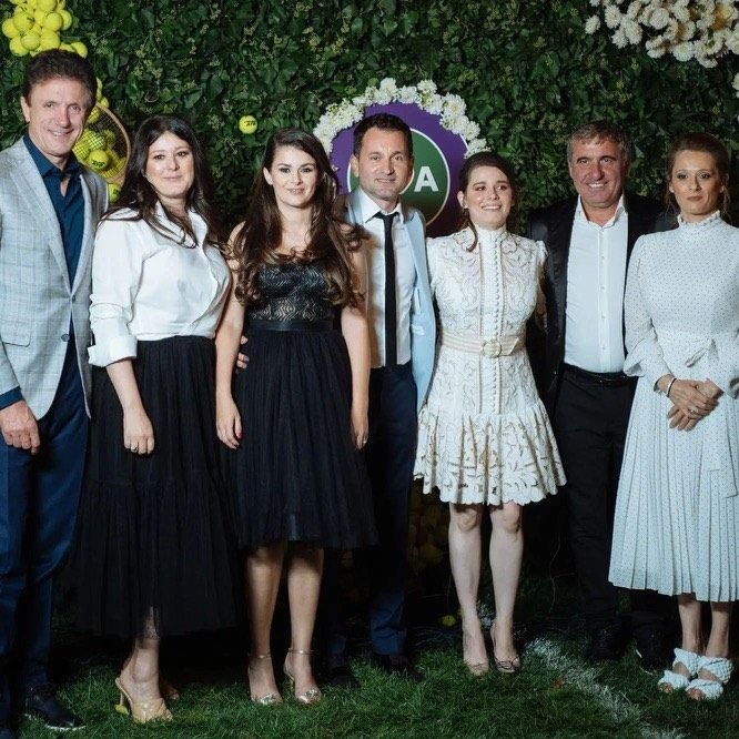 Simona Halep și Toni Iuruc, nași de botez pentru fiica unei actrițe celebre din București: au petrecut alături de Hagi, Popescu și Năstase_3