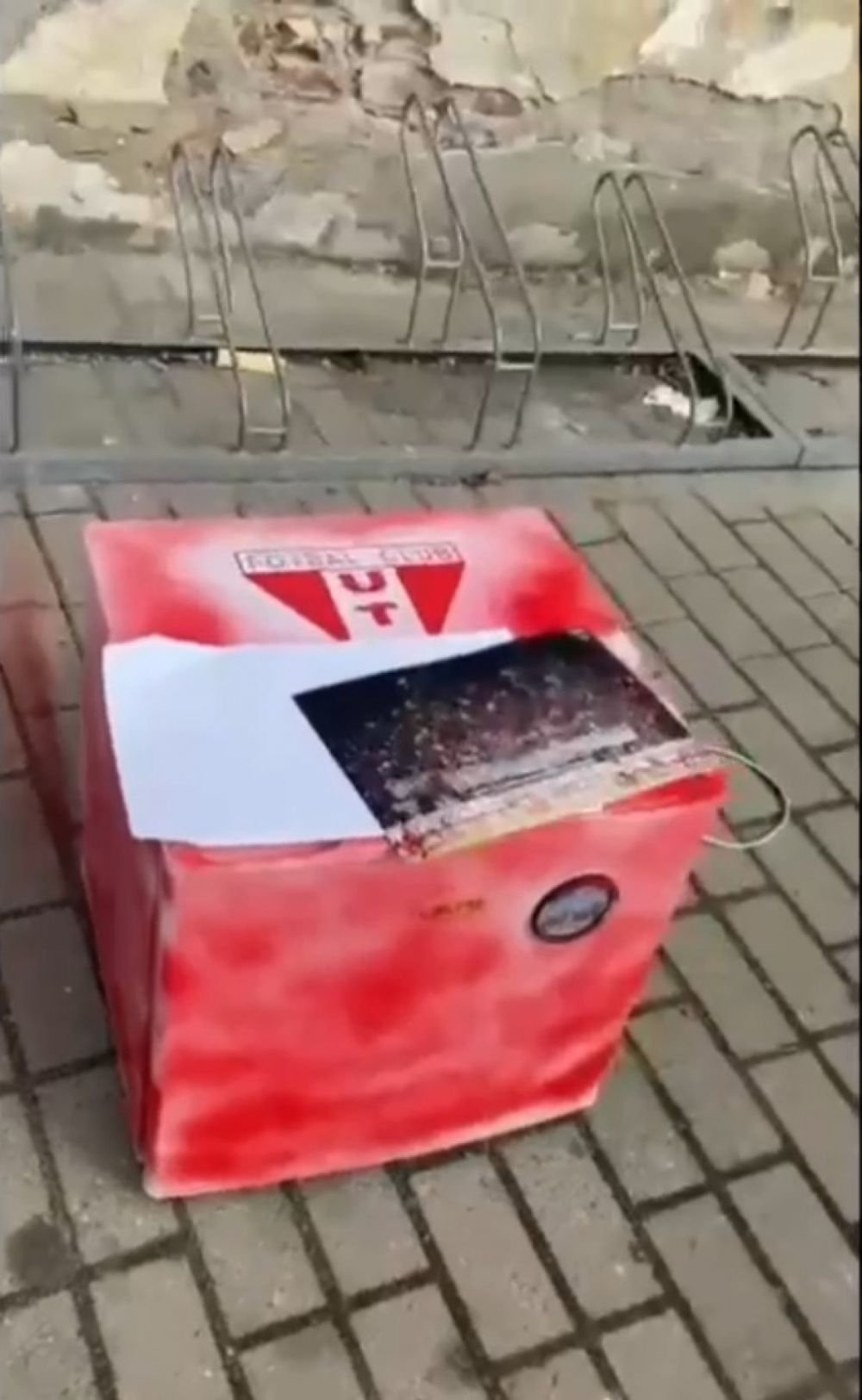 Savuros! Rapidistul care s-a plâns că suporterii „i-au umplut frigiderul” a primit unul nou de la fanii arădeni_3