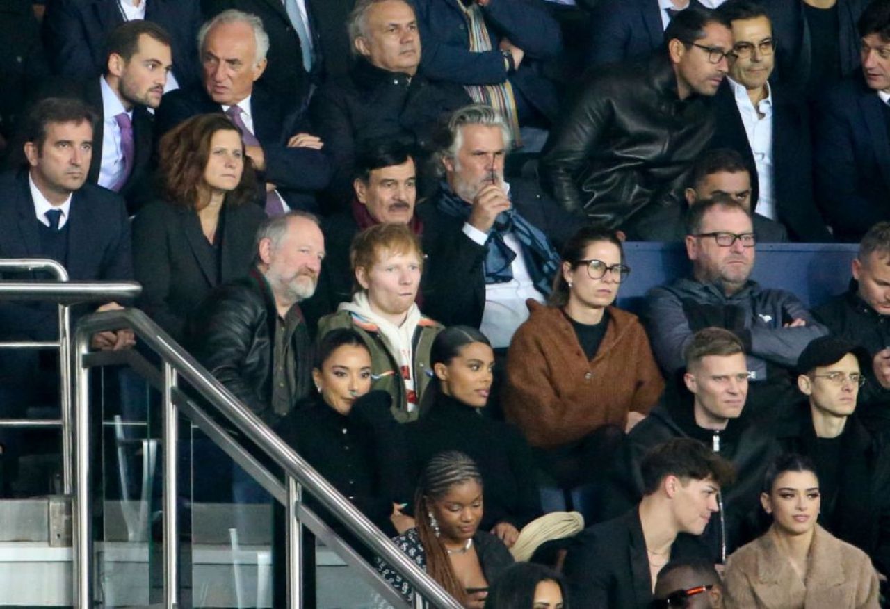 Super apariție pe Parc des Princes! Ed Sheeran, prezent la meciul cu Manchester City, s-a fotografiat cu Leo Messi _7