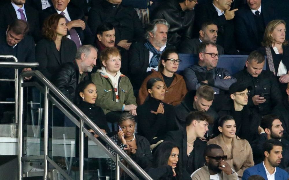 Super apariție pe Parc des Princes! Ed Sheeran, prezent la meciul cu Manchester City, s-a fotografiat cu Leo Messi _9
