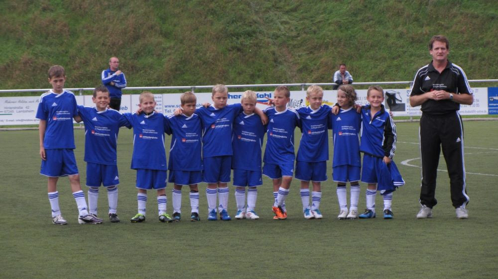 Carl Luis, un româno-german de 2,05 m stabilit în SUA, pe urmele lui Carl Lewis: 