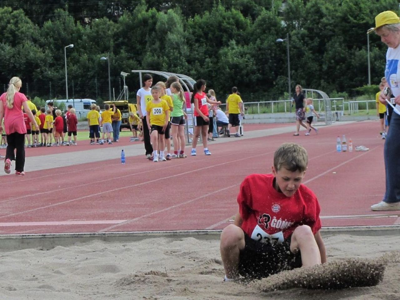 Carl Luis, un româno-german de 2,05 m stabilit în SUA, pe urmele lui Carl Lewis: