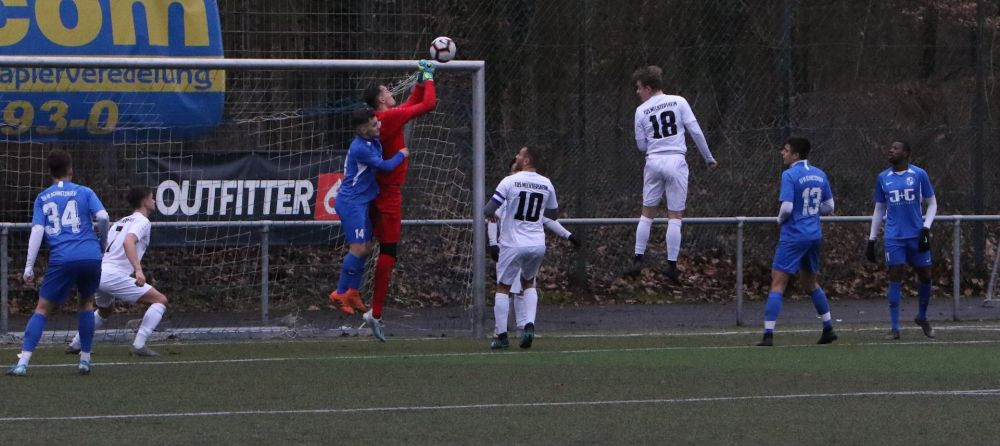 Carl Luis, un româno-german de 2,05 m stabilit în SUA, pe urmele lui Carl Lewis: 
