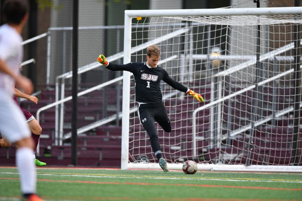 Carl Luis, un româno-german de 2,05 m stabilit în SUA, pe urmele lui Carl Lewis: 