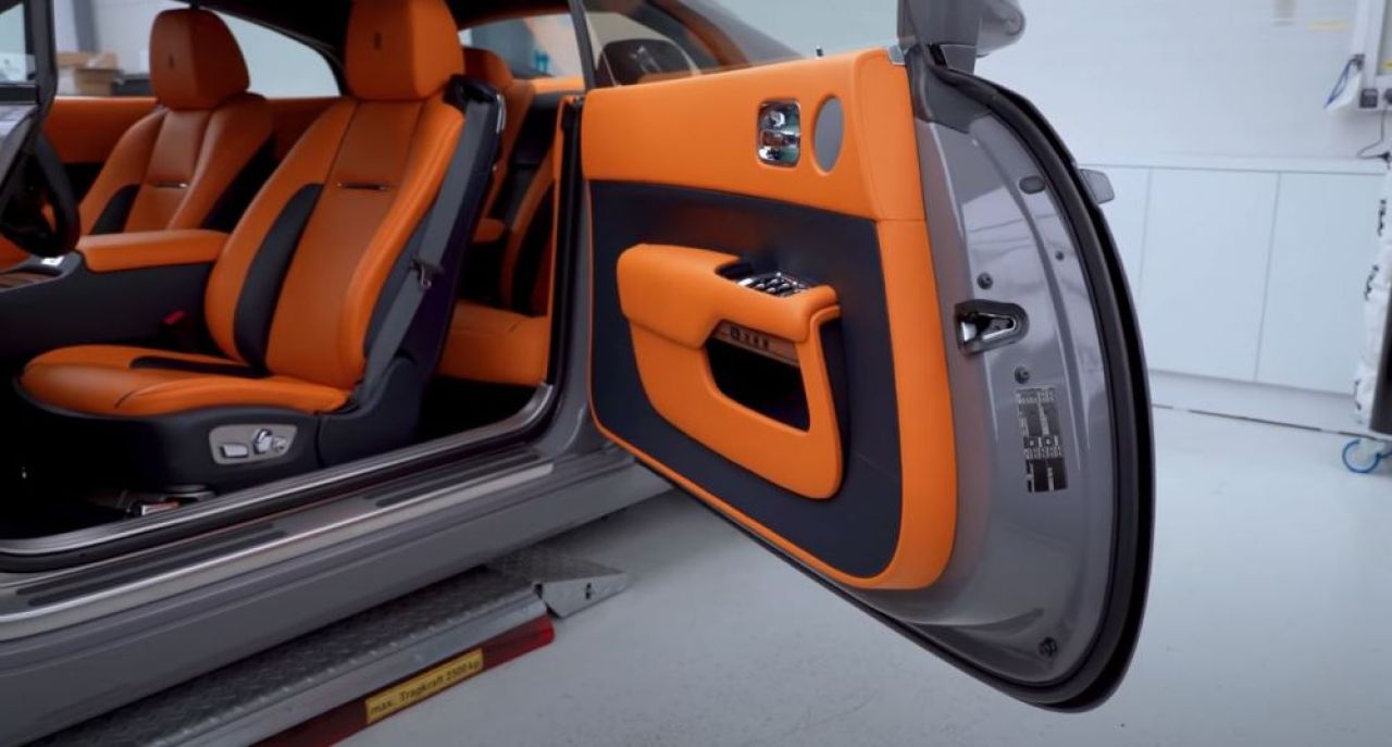 E mașină sau navă spațială?! Rădoi și-a tunat Rolls Royce-ul și arată impecabil! Cum și-a modificat mașina _3